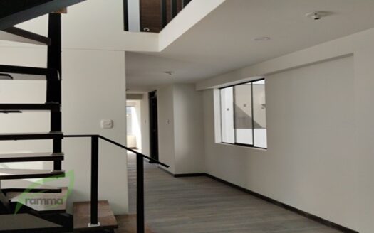 Duplex de estreno – Piedra Santa